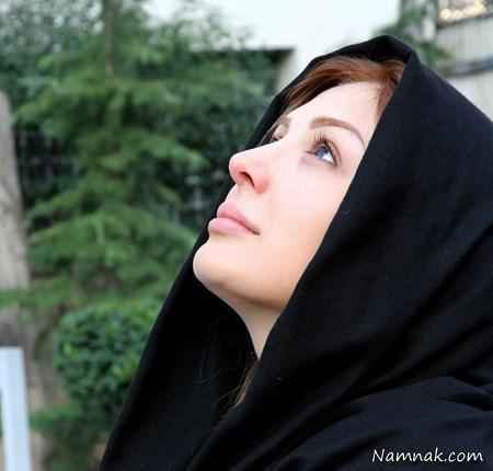 نیوشا ضیغمی رو به آسمان