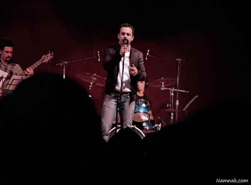 محمد زاررع در حال اجرای کنسرت محمد زاررع در حال اجرای کنسرت