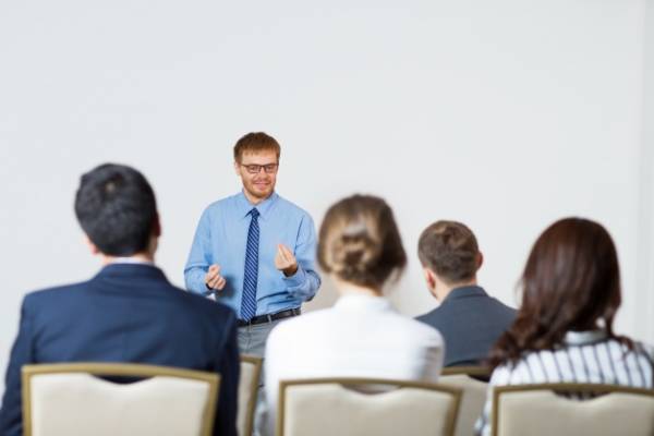 اشتباهات سخنرانی سخنران حرفه ای