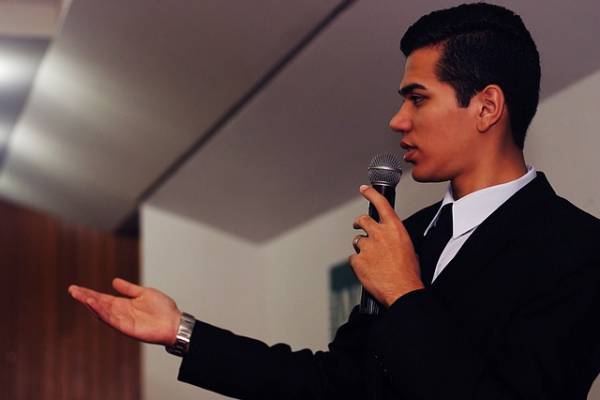 آموزش نحوه سخنرانی سخنرانی کردن