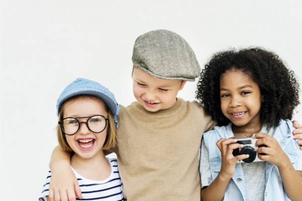 کنجکاوی کودکان در مورد اعضای بدن توضیح تفاوت دختر و پسر به فرزند