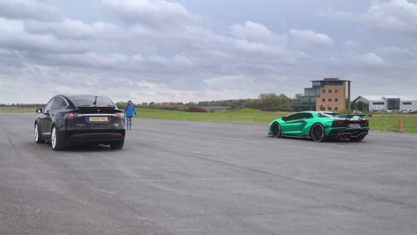 درگ لامبورگینی و تسلا