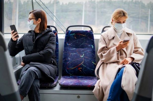 انتقال کرونا از کفش