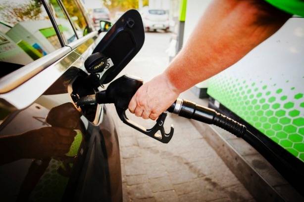 انتقال کرونا در پمپ بنزین پمپ بنزین