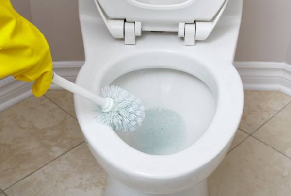 تمیز و مرتب کردن دستشویی تمیز کردن دستشویی