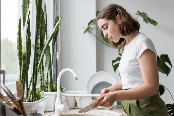 تمیز کردن و آب گرفتن ظرف ها آب گرفتن ظرفها