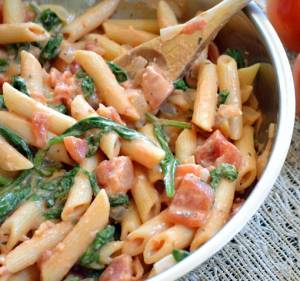 پاستای فلفلی و اسفناج