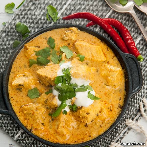 طرز تهیه مرغ با سس کاری خامه ای مرغ با سس کاری خامه ای