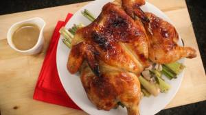 مرغ بریان با سس گریوی (gravy)