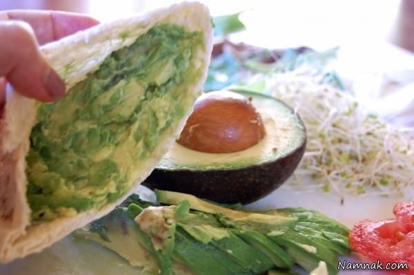 طرز تهیه ساندویچ آواکادوی تند ساندویچ آواکادوی تند