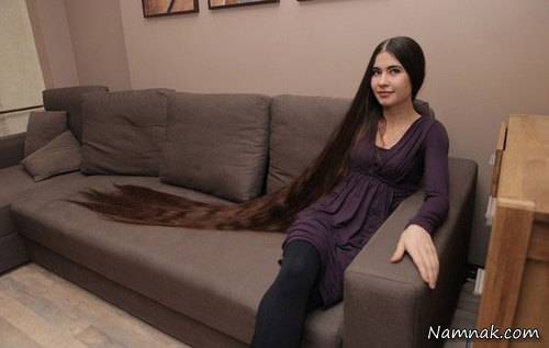 دختری با موهای بسیار بلند و زیبا موهای بلند