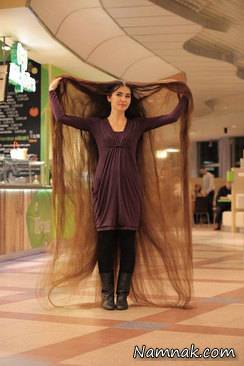 دختری با موهای بسیار بلند و زیبا موهای بلند