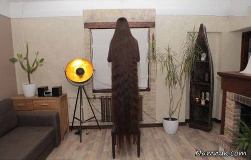 دختری با موهای بسیار بلند و زیبا موهای بلند