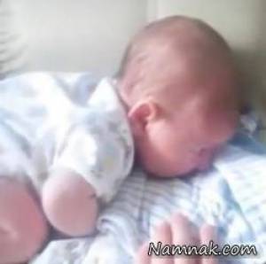 عطسه نوزاد