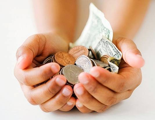 کاهش استرس با نگه داشتن پول در دست