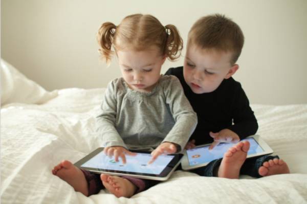توانایی استفاده از تبلت قبل از حرف زدن در کودکان