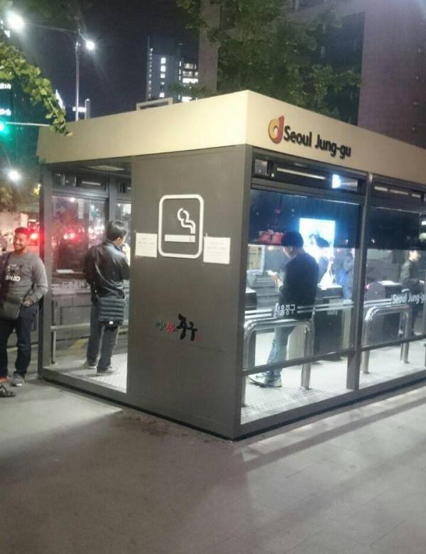  اتاقی مخصوص سیگاری ها در سئول