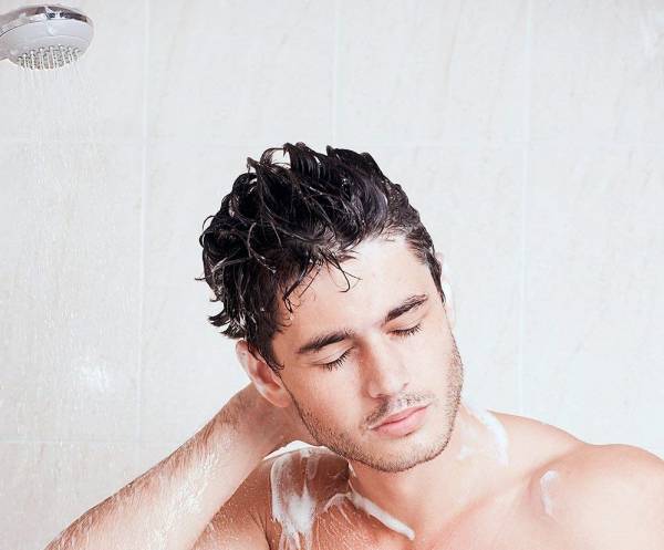 شستن سر با آب گرم و ایجاد شوره