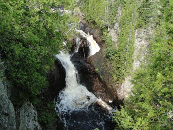 آبشاری به نام devil kettle