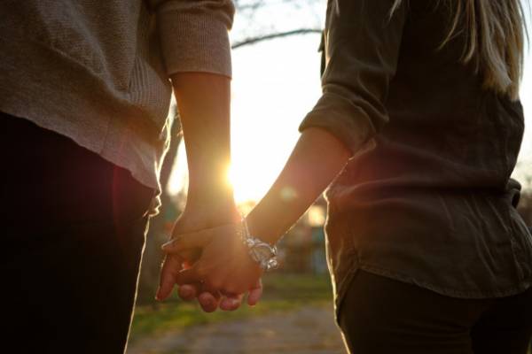 راه حل دوست داشتن همسر علاقه مند شدن به همسر